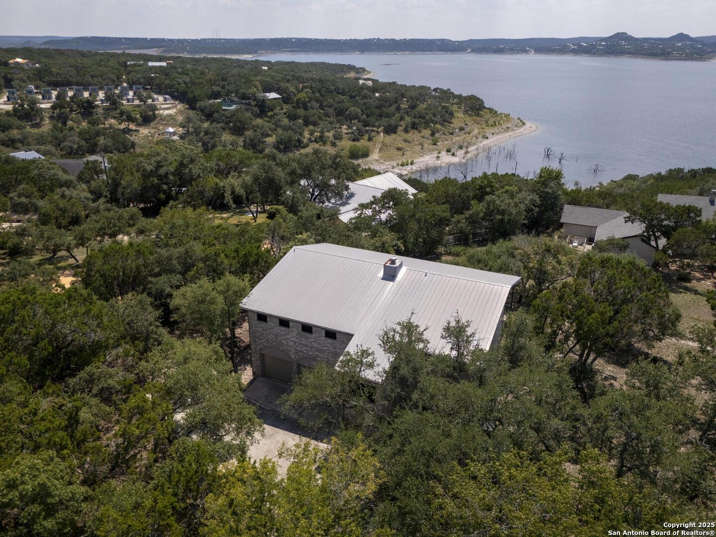 801 Mount Lookout