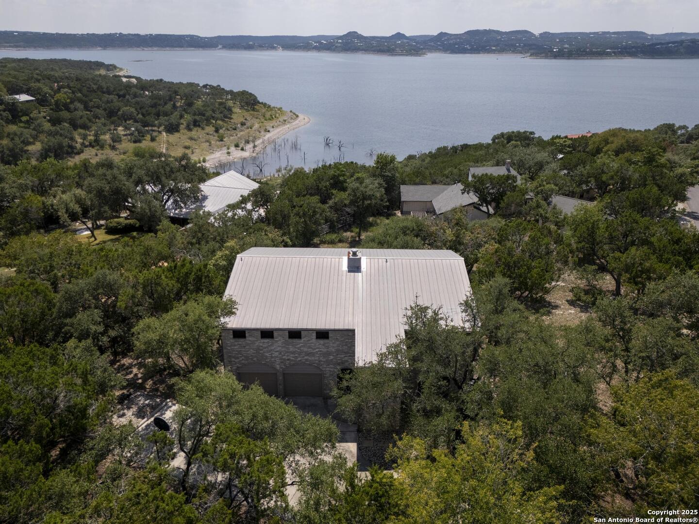 801 Mount Lookout