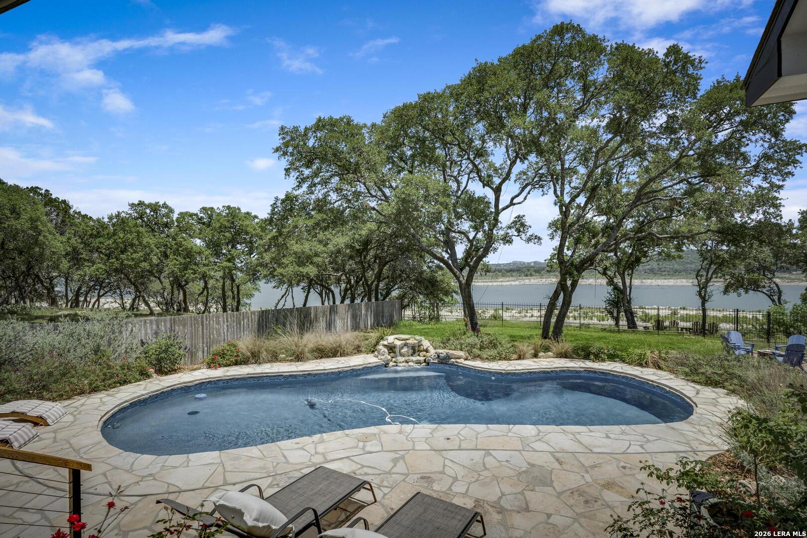 772 Lakebreeze