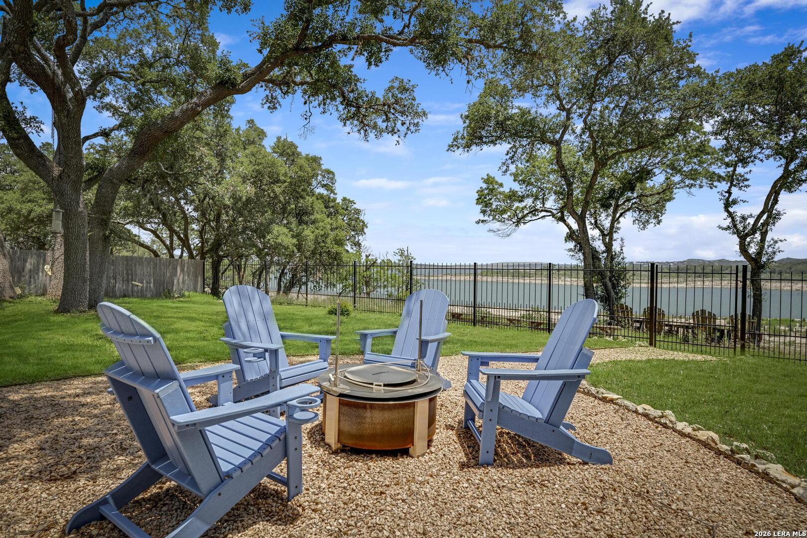 772 Lakebreeze