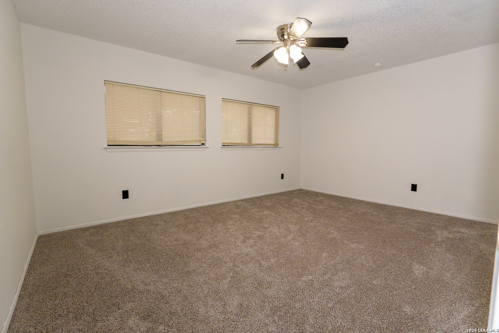 15607 Legend Springs