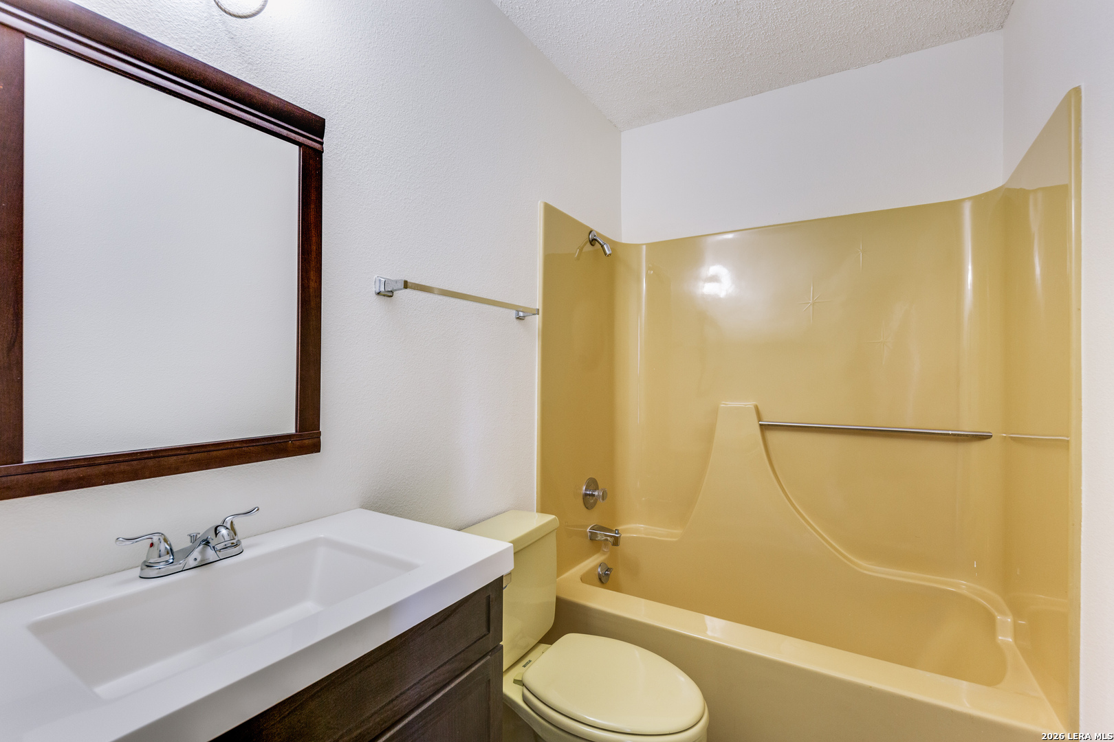 15101 Encino Verde