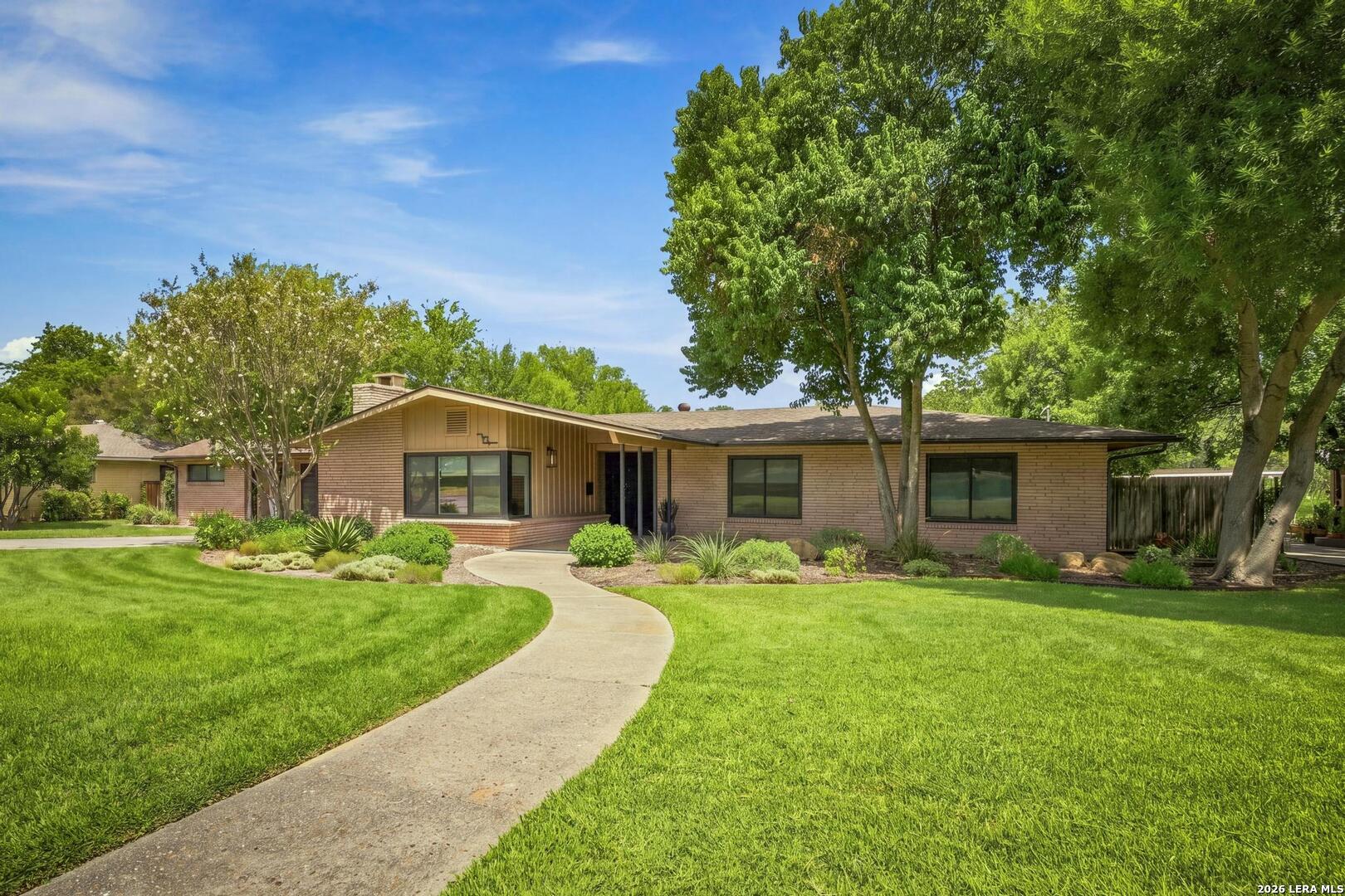 211 SHARON DR