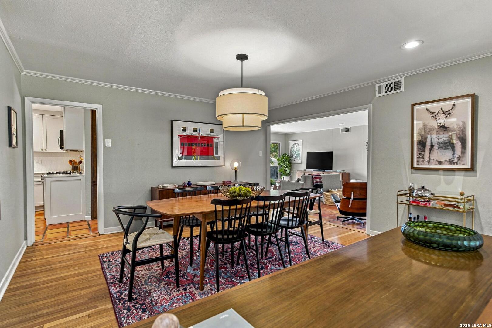 211 SHARON DR