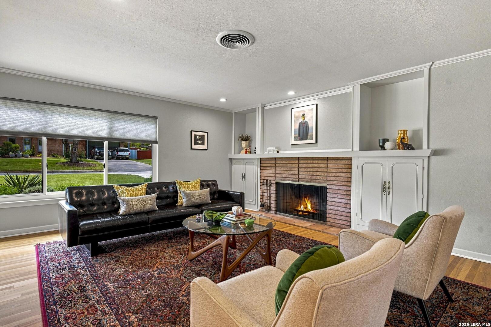 211 SHARON DR