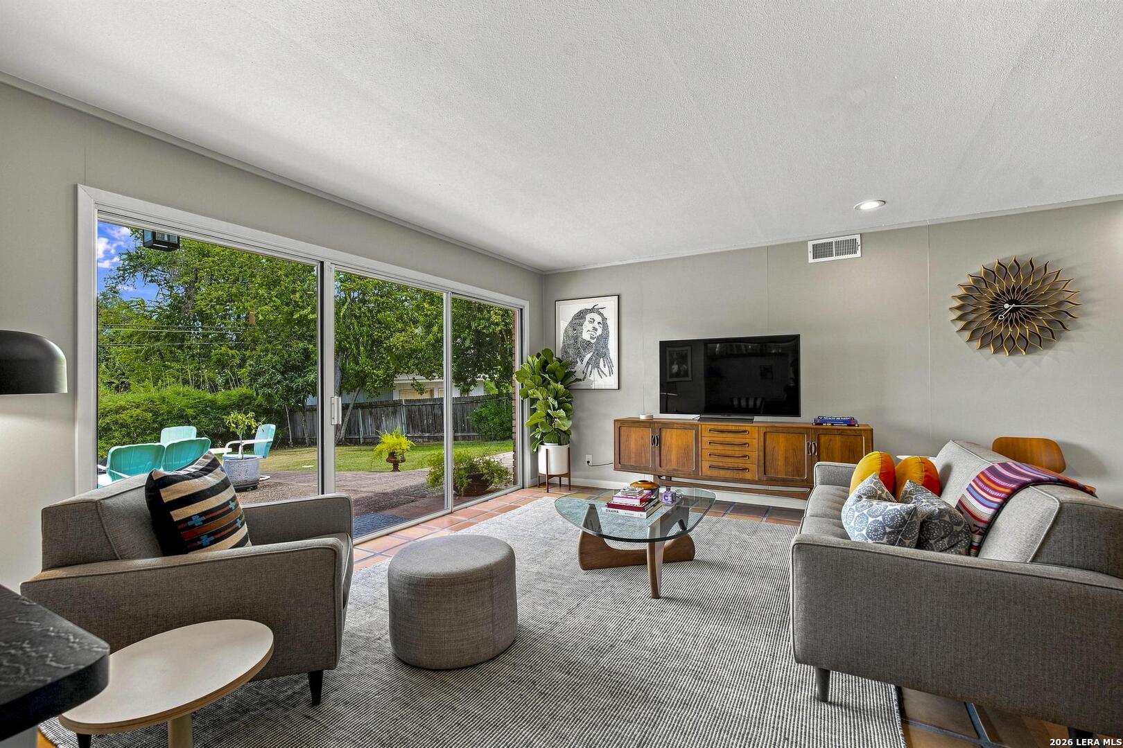 211 SHARON DR