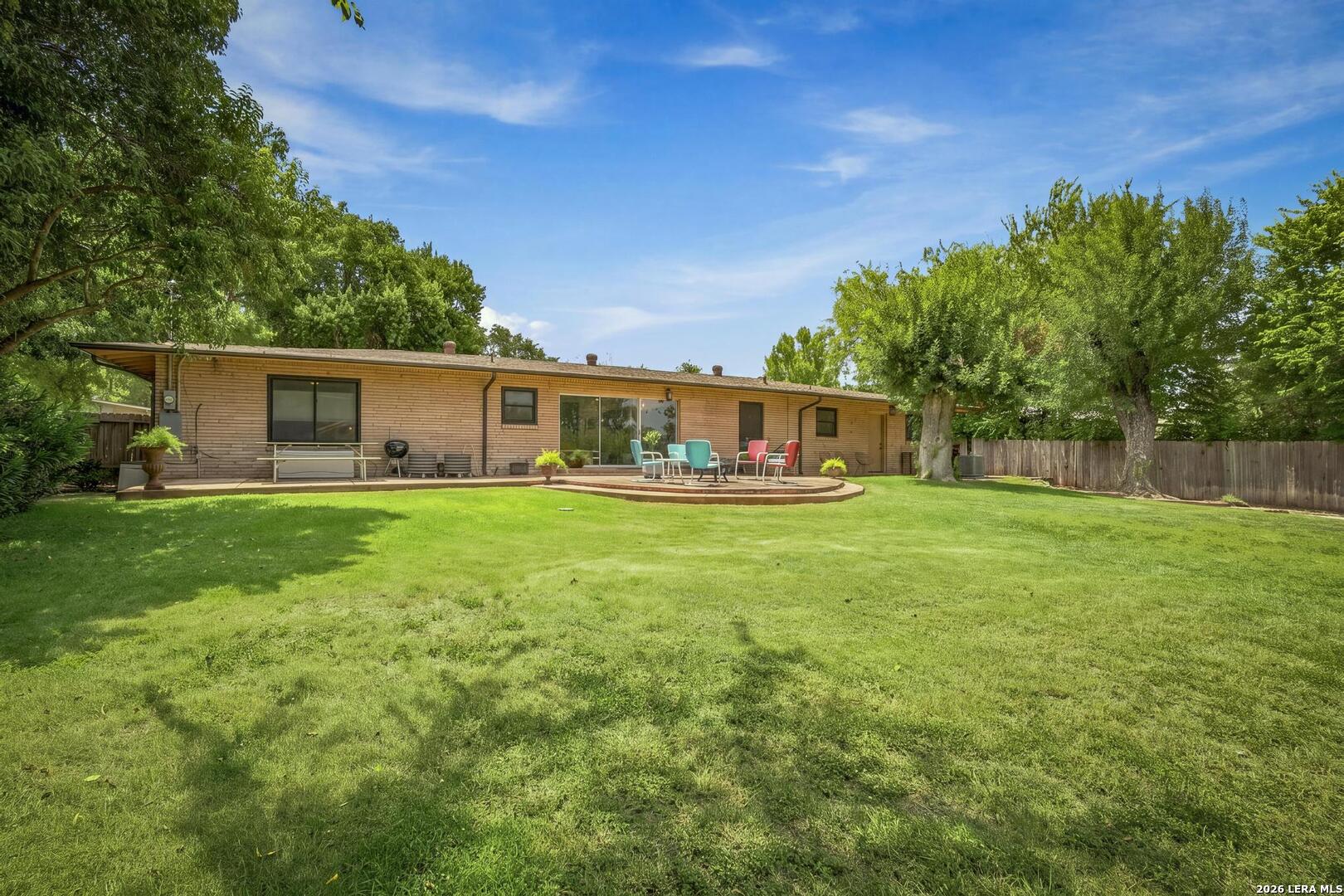211 SHARON DR