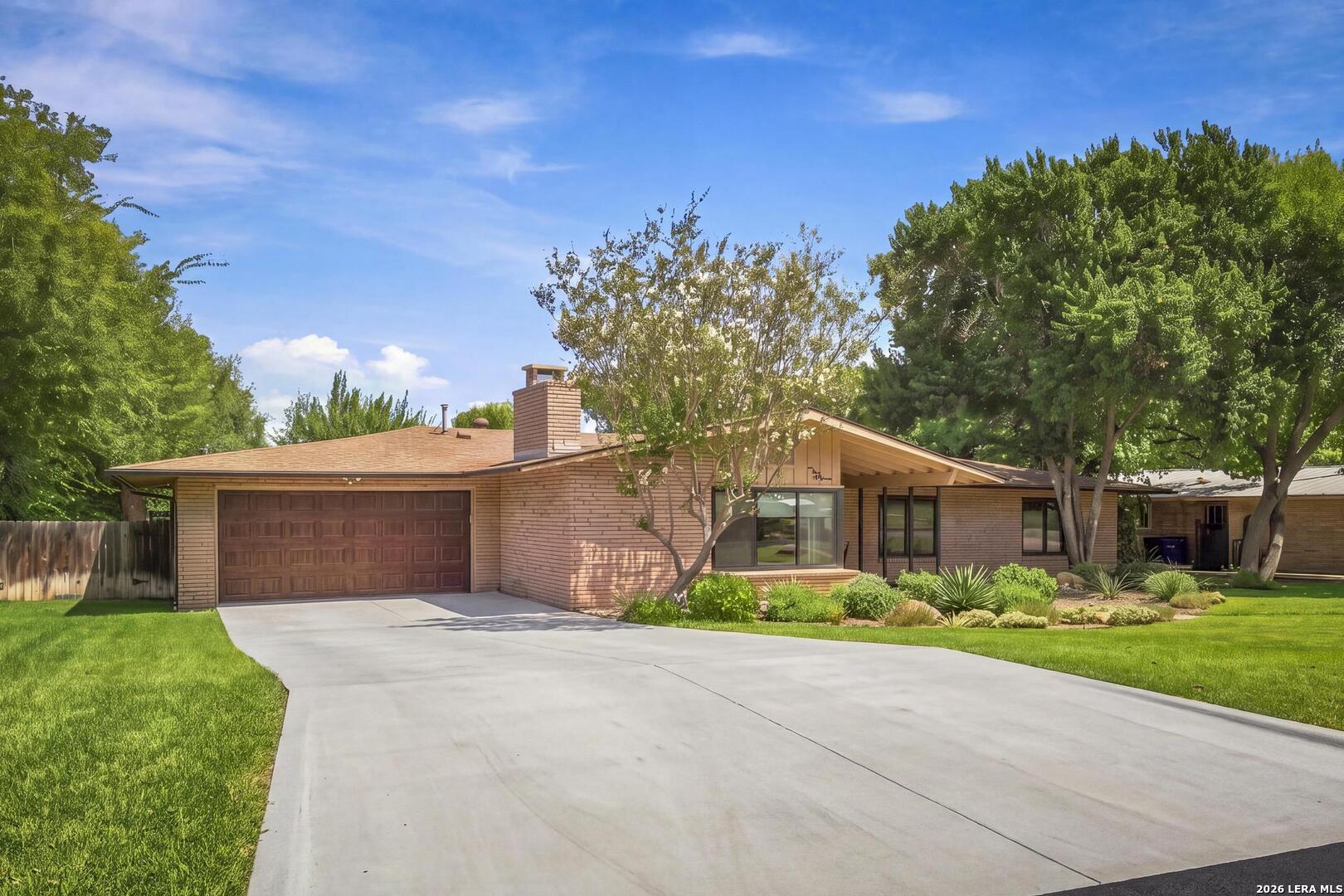 211 SHARON DR