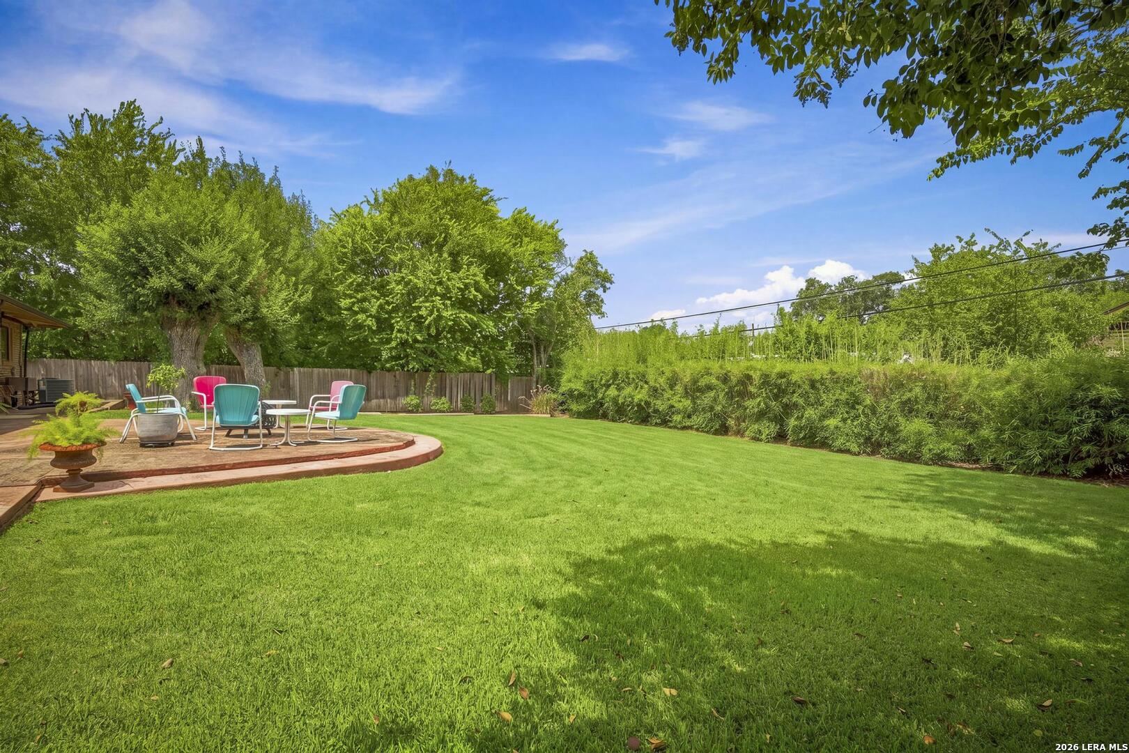 211 SHARON DR