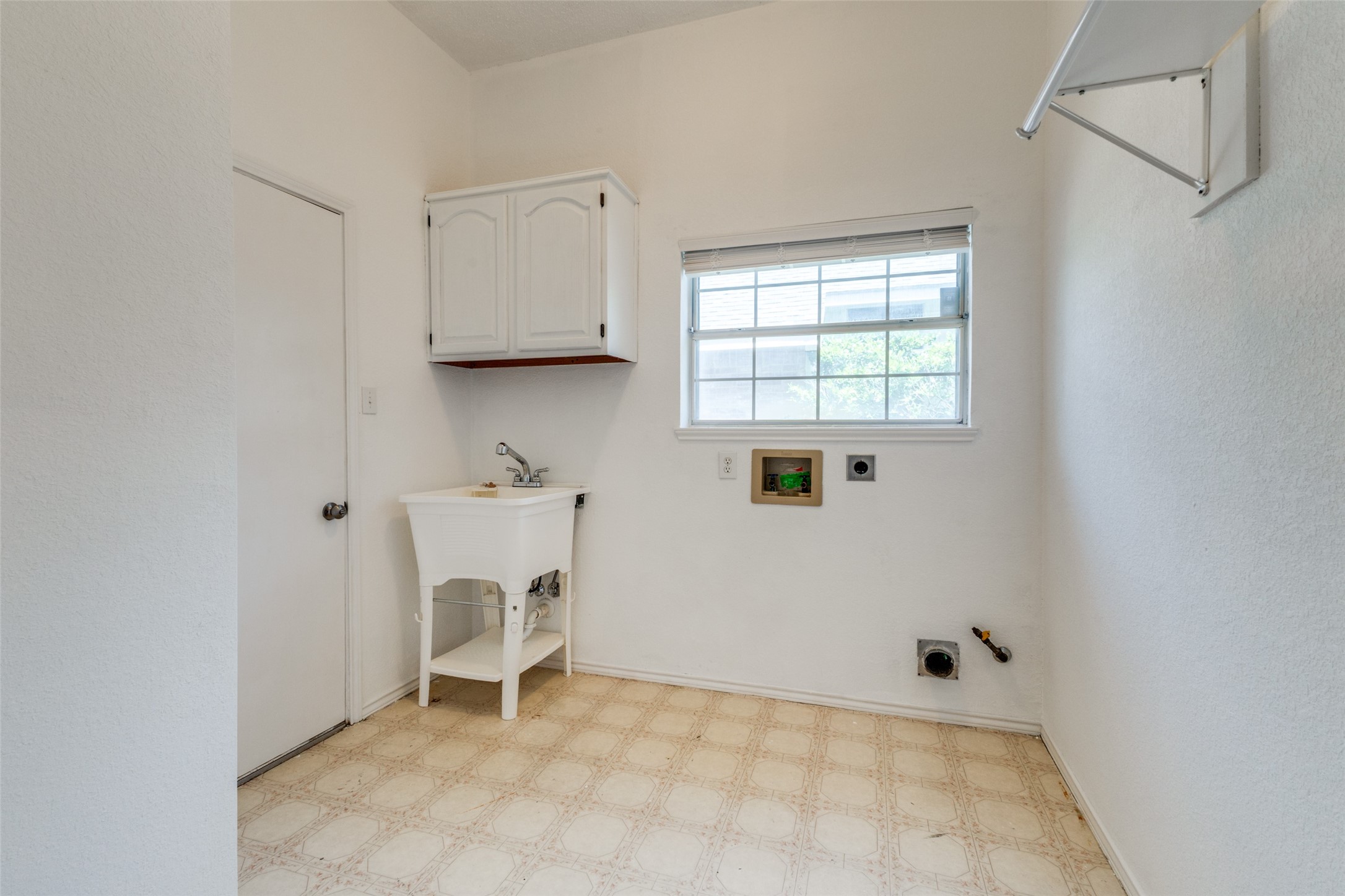 1729 Sheffield Drive