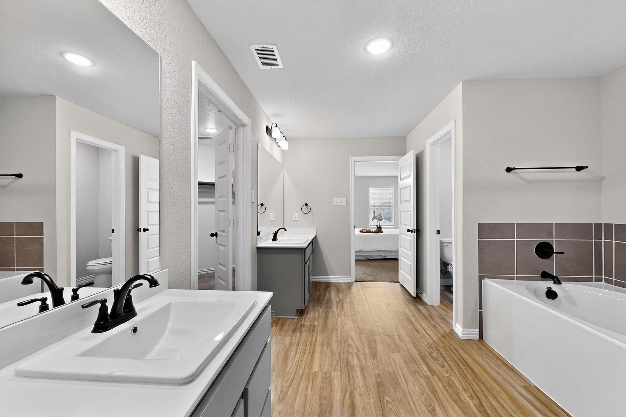 3111 Aqueduct Avenue