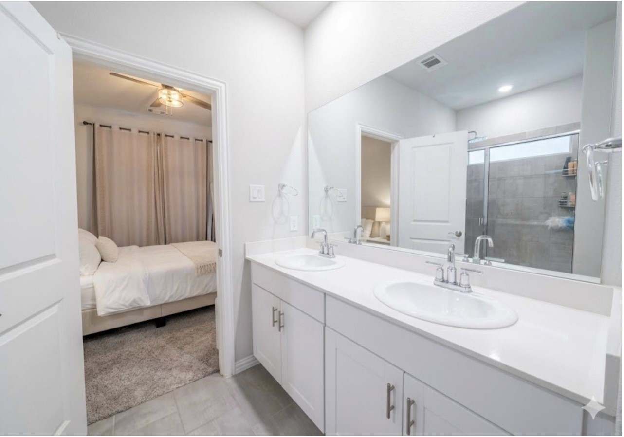 4016 De Berry Lane