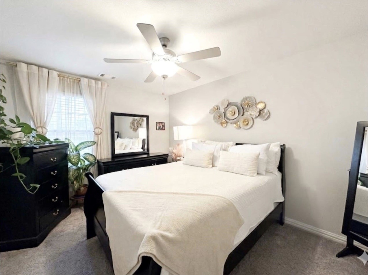 4016 De Berry Lane