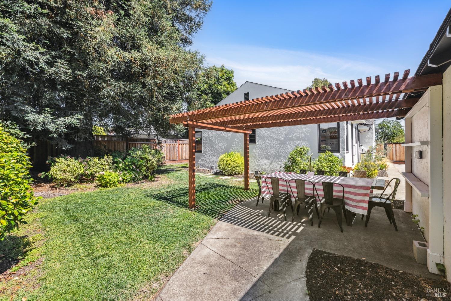 1985 Belmont Court
