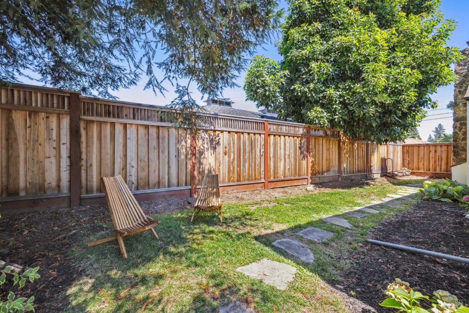 1985 Belmont Court