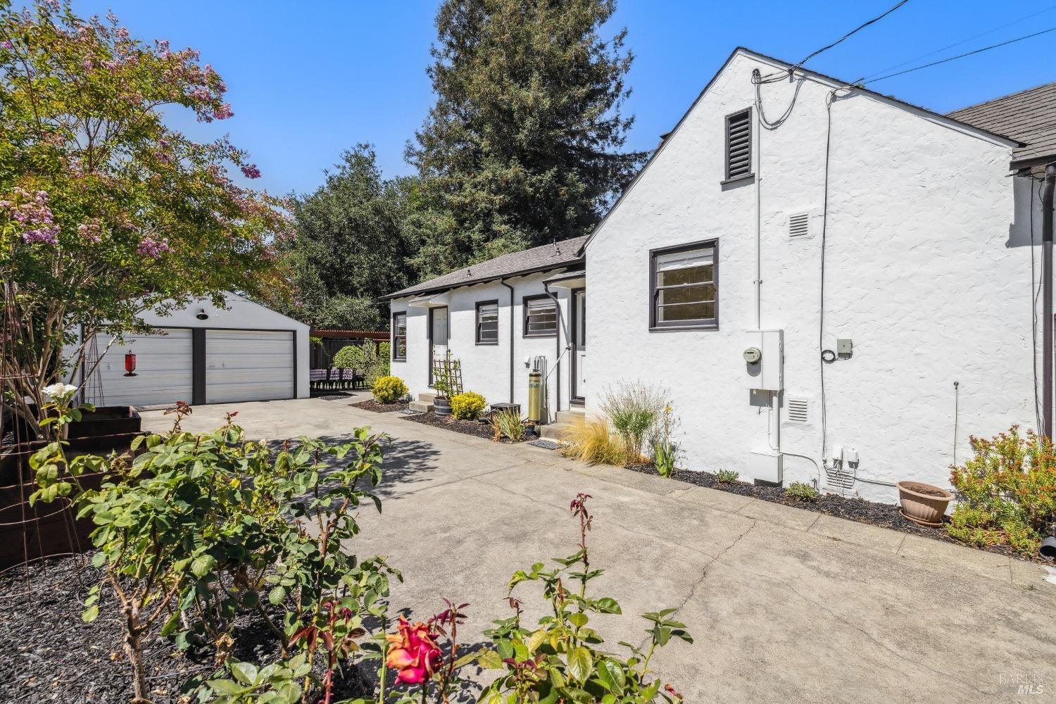 1985 Belmont Court
