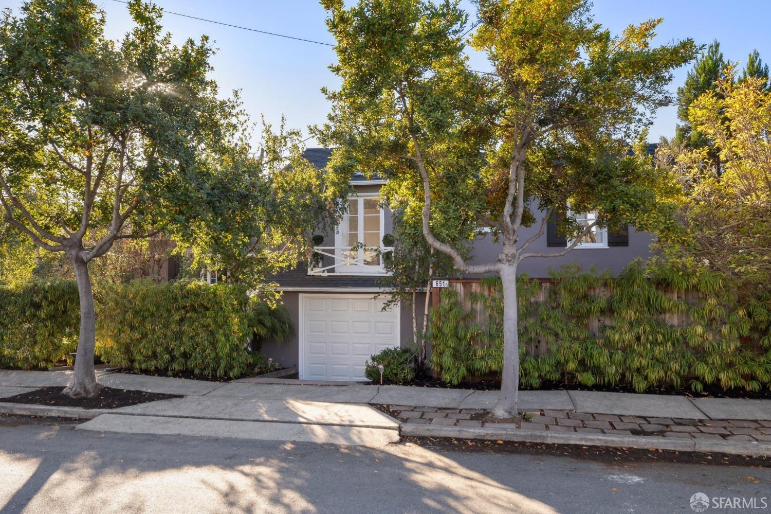 651 Norvell Street