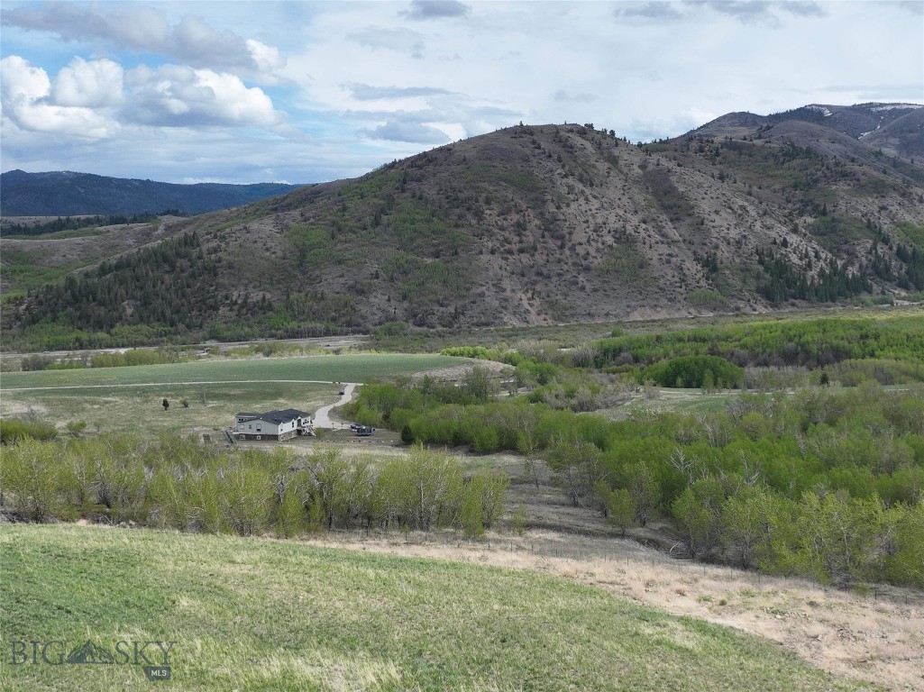 495 Aspen Hills Trail