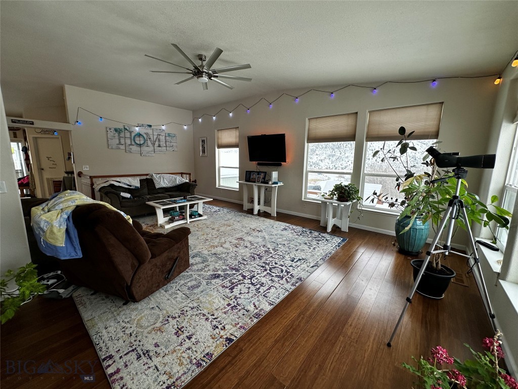 495 Aspen Hills Trail