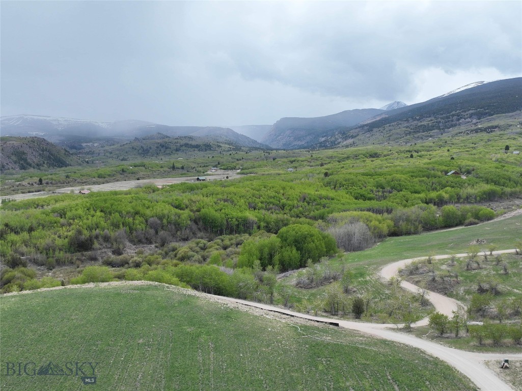 495 Aspen Hills Trail
