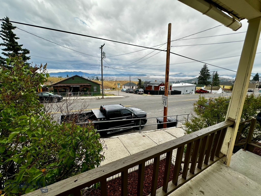 135 W Daly Street