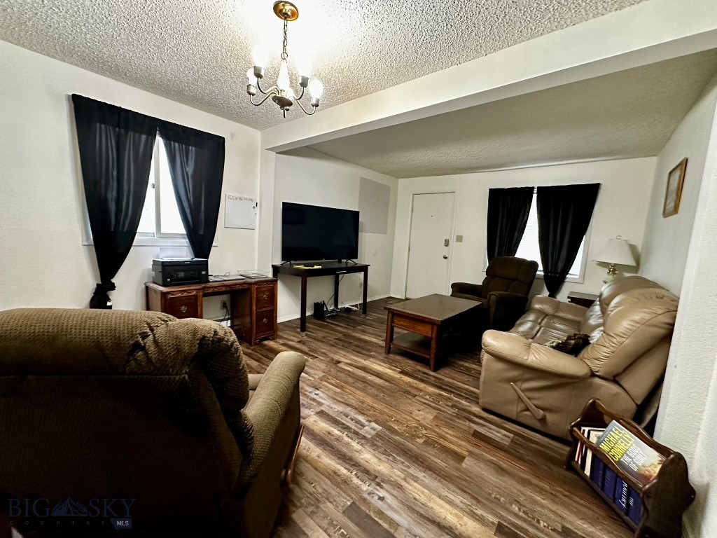 135 W Daly Street