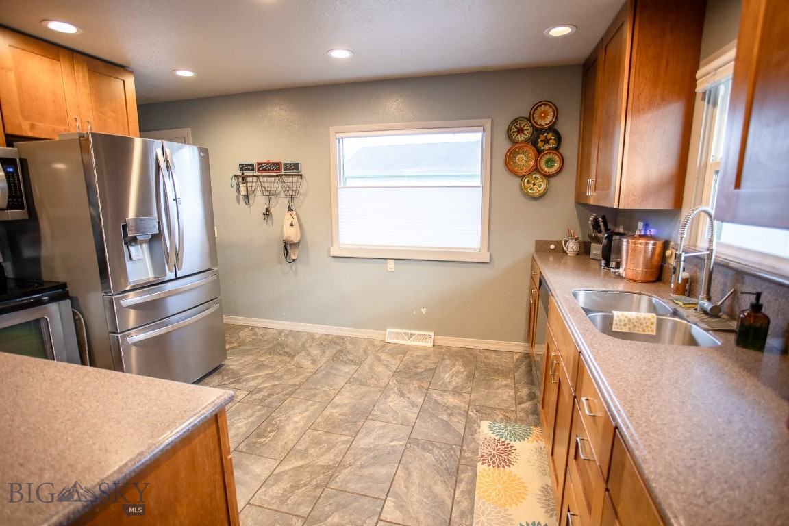 2925 Bayard