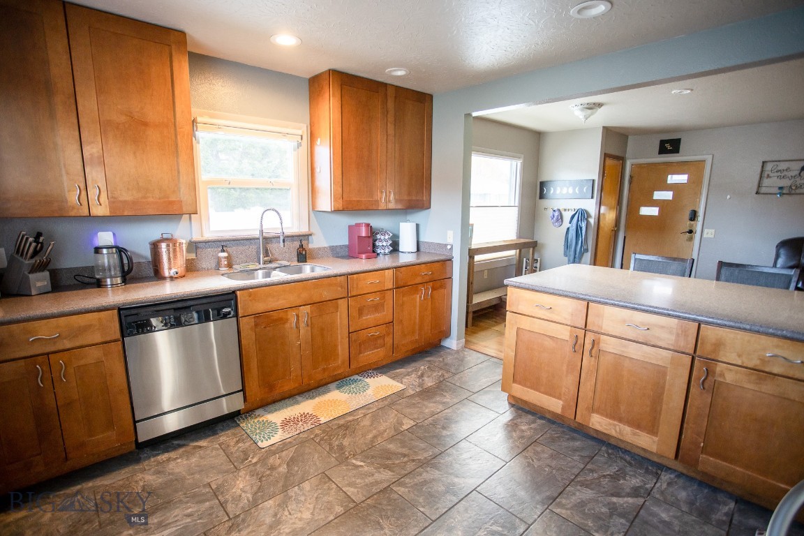 2925 Bayard