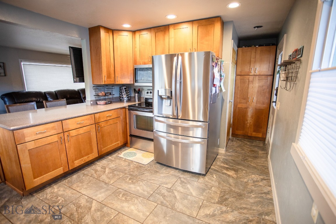 2925 Bayard