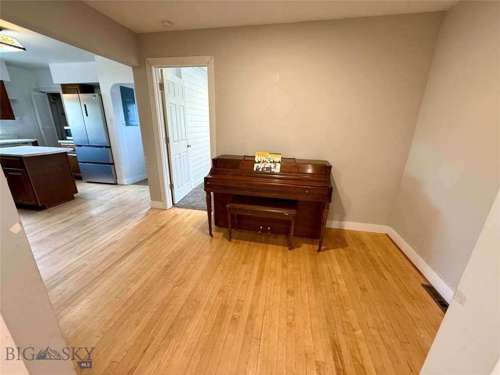 1106 W Porphyry Street