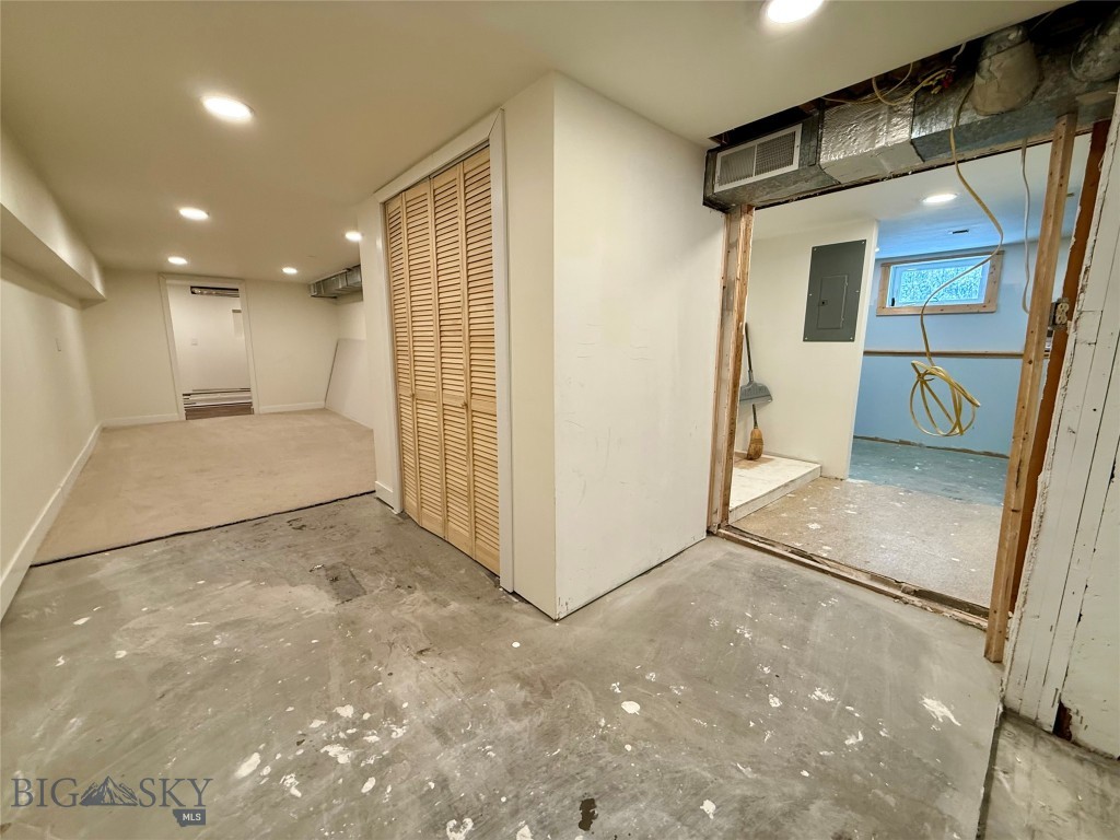 1106 W Porphyry Street