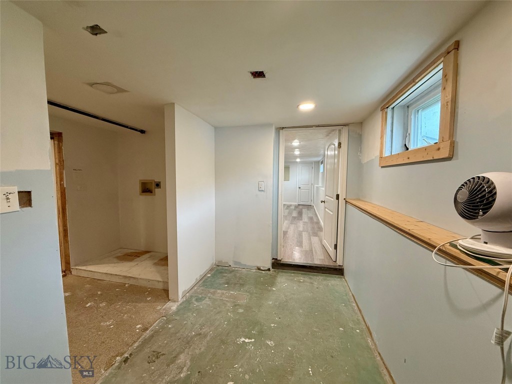 1106 W Porphyry Street