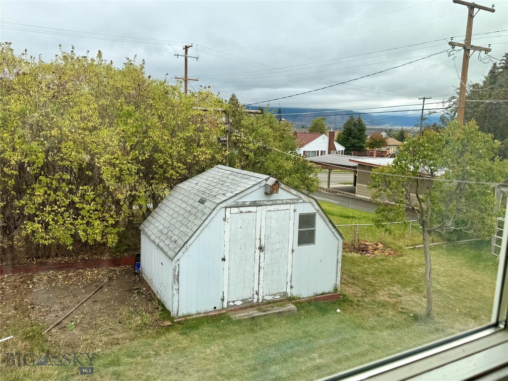 1106 W Porphyry Street