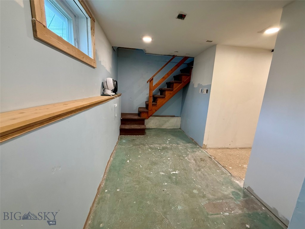 1106 W Porphyry Street