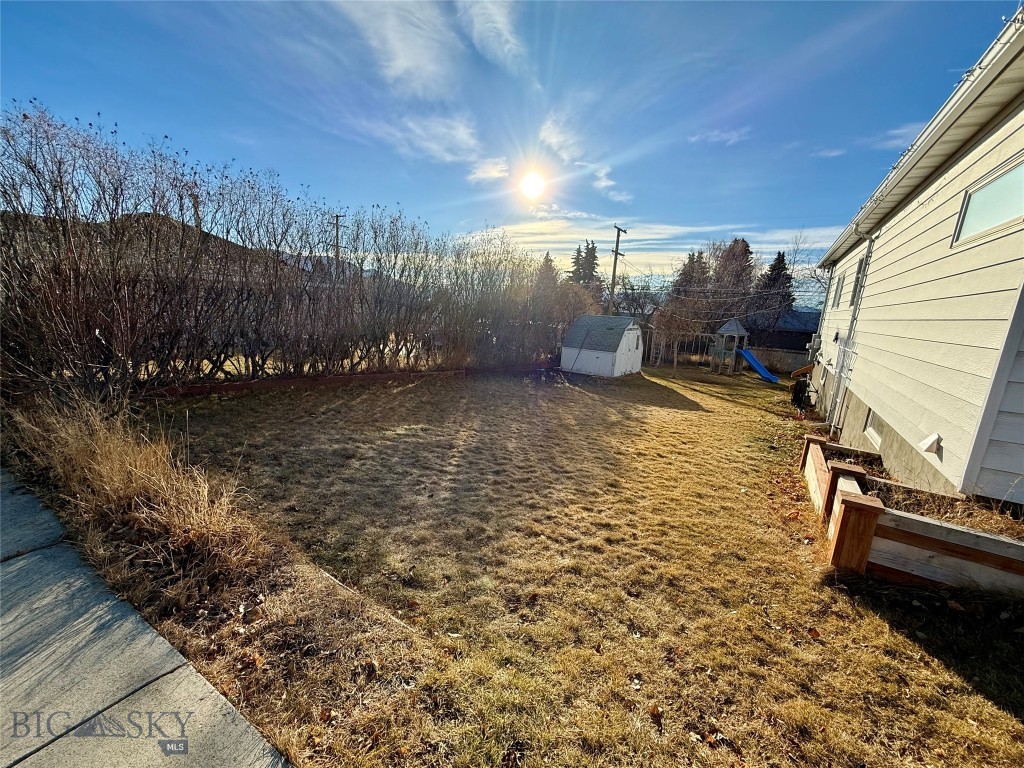1106 W Porphyry Street