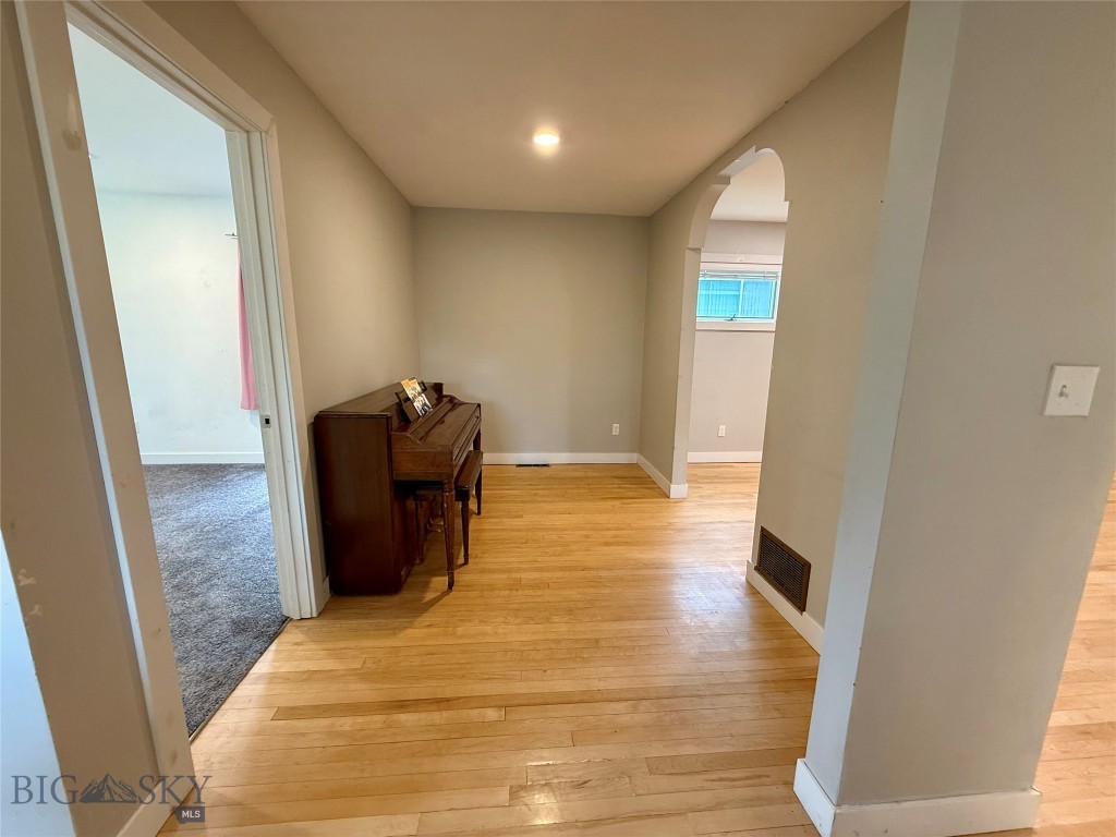 1106 W Porphyry Street