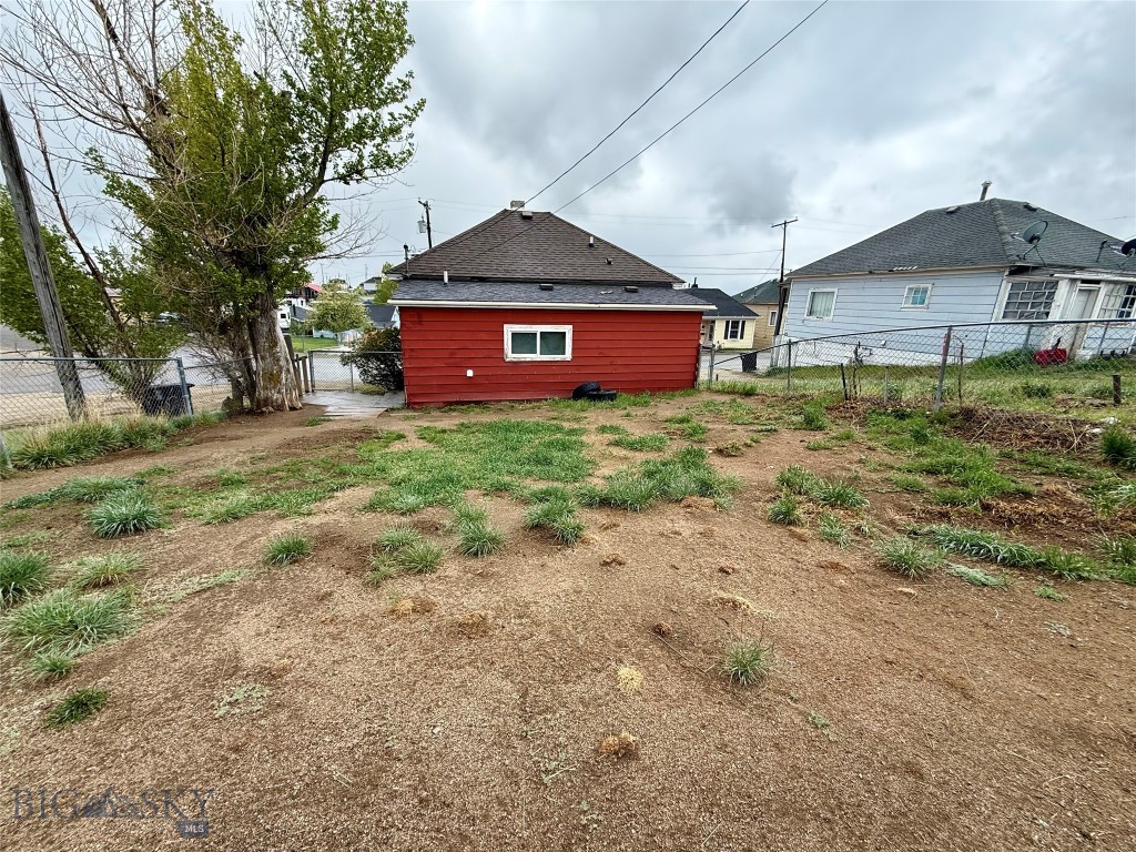 327 W Boardman Street