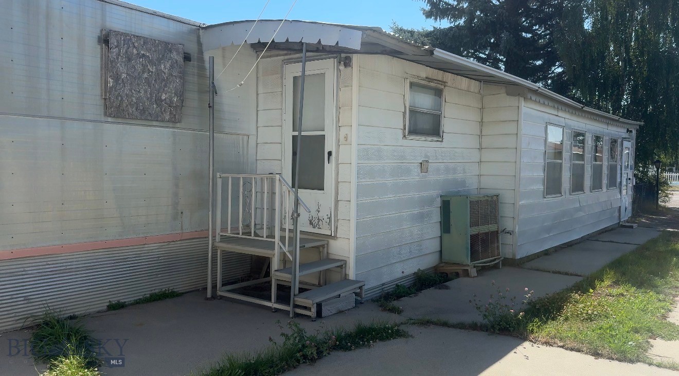 2031 Grand Avenue