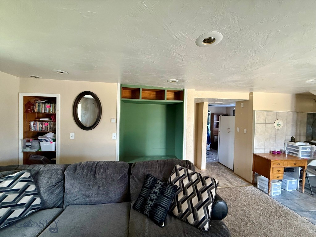 309 W Granite Street