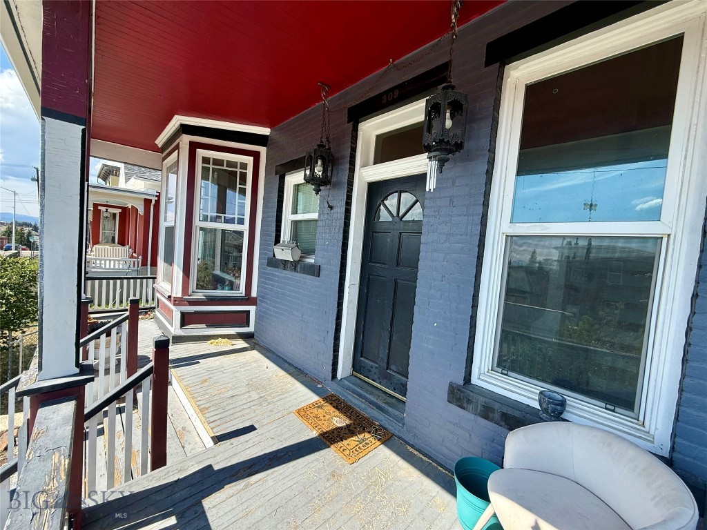 309 W Granite Street