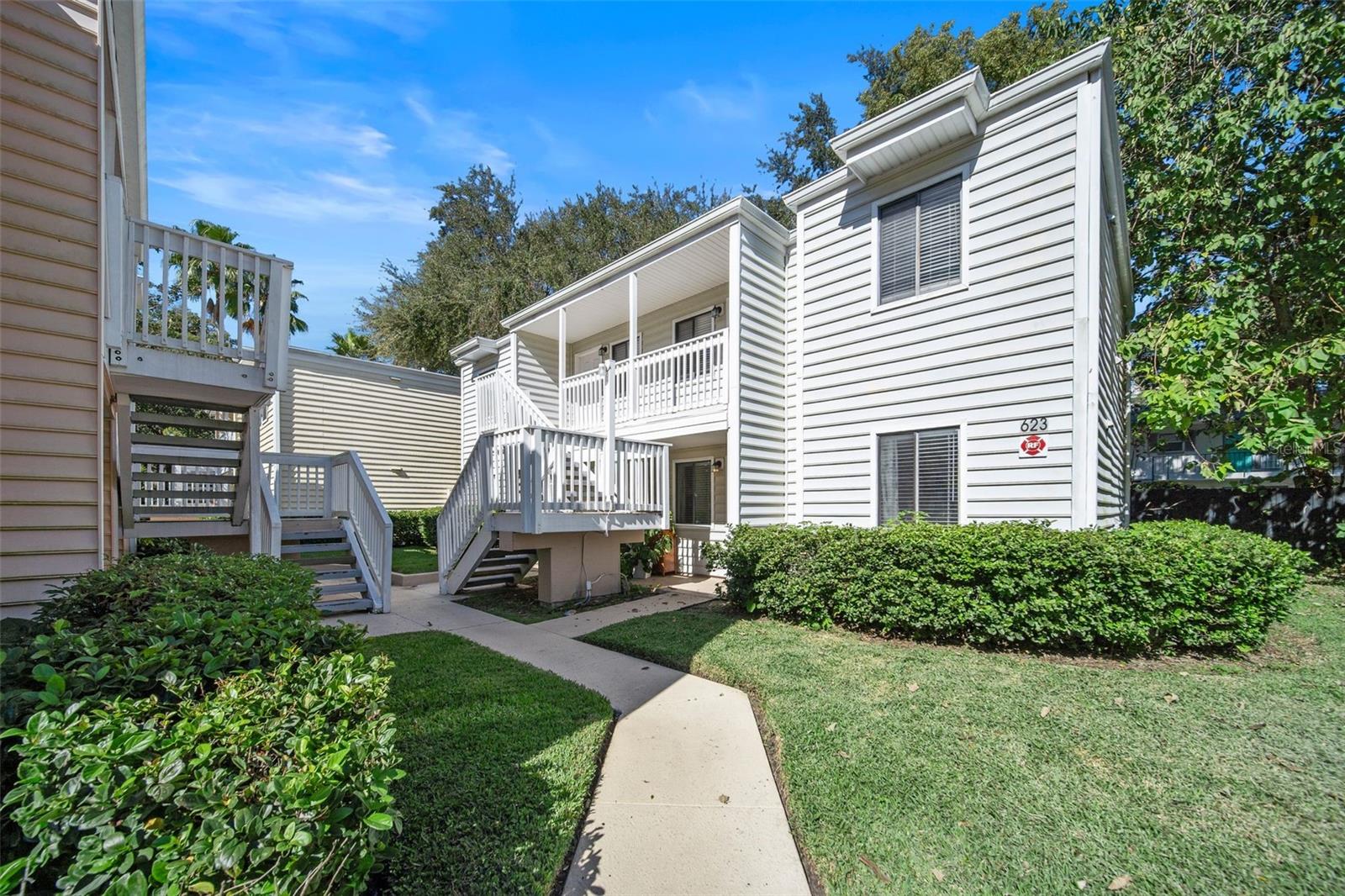 623 DELANEY AVE #8