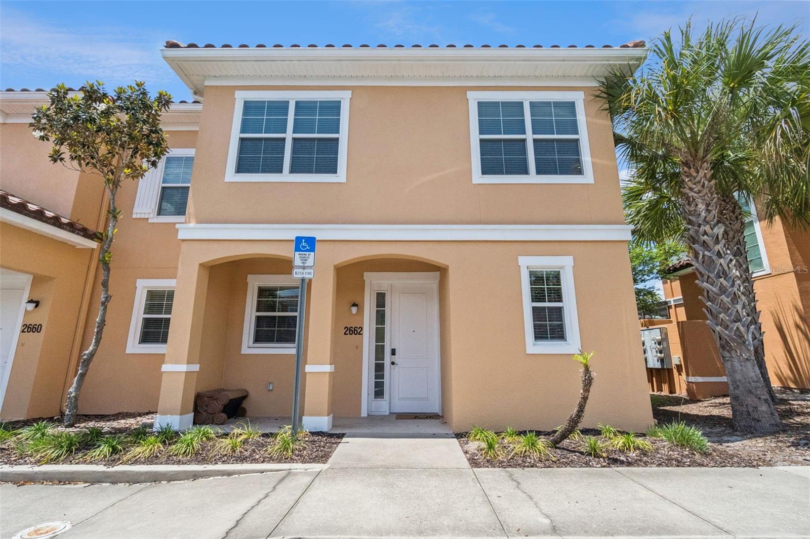 2662 ROADSTER LN