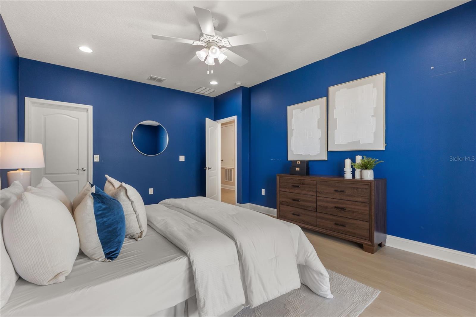 16038 JOHNS LAKE OVERLOOK DR