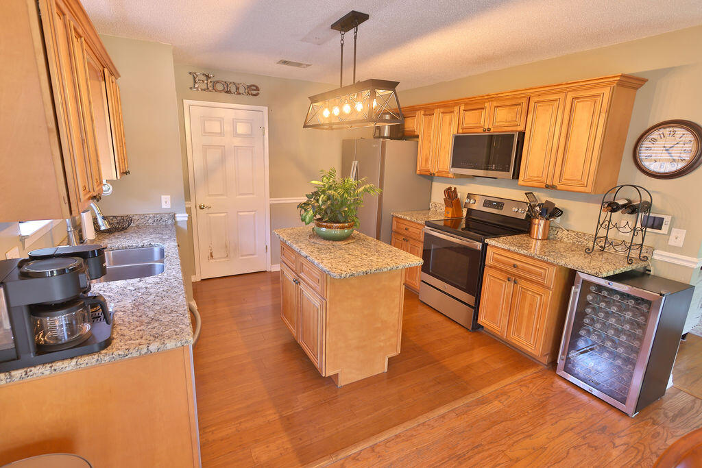124 Long Pointe Drive
