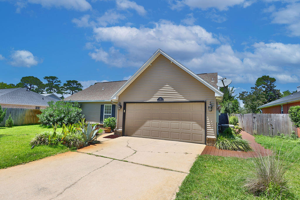 124 Long Pointe Drive