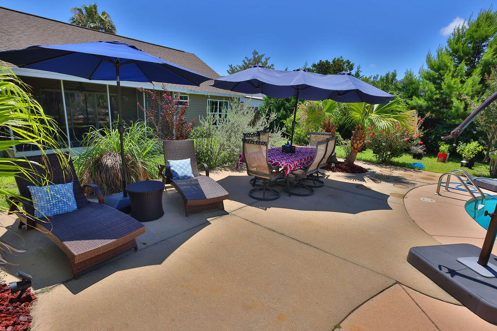 124 Long Pointe Drive