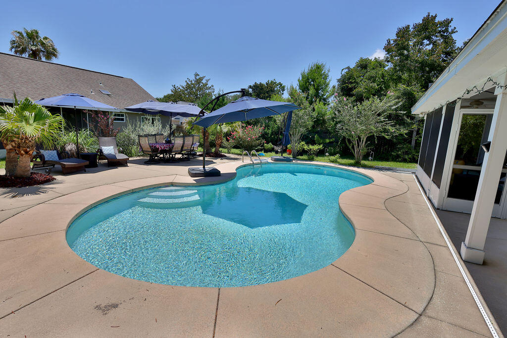 124 Long Pointe Drive