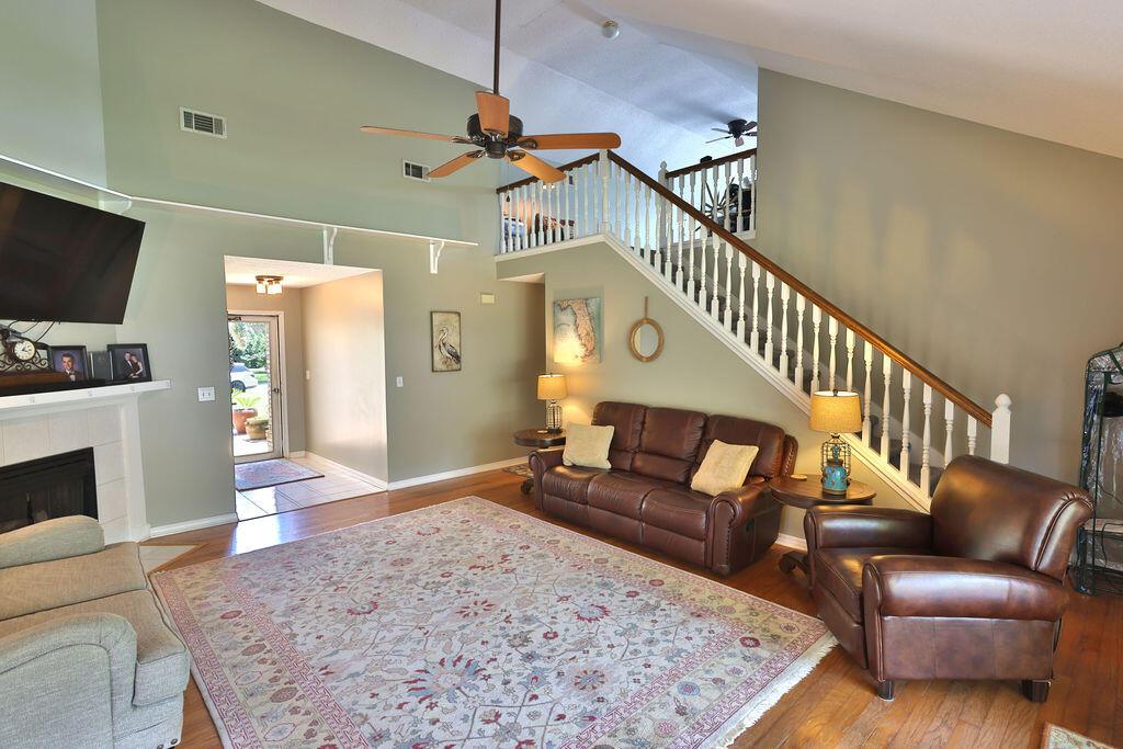 124 Long Pointe Drive