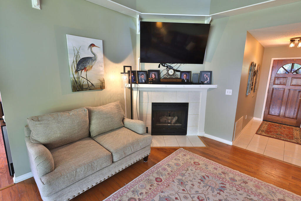 124 Long Pointe Drive