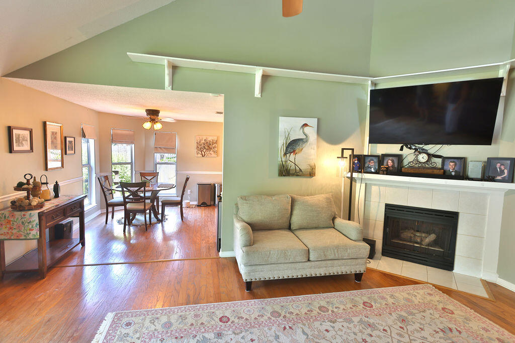 124 Long Pointe Drive